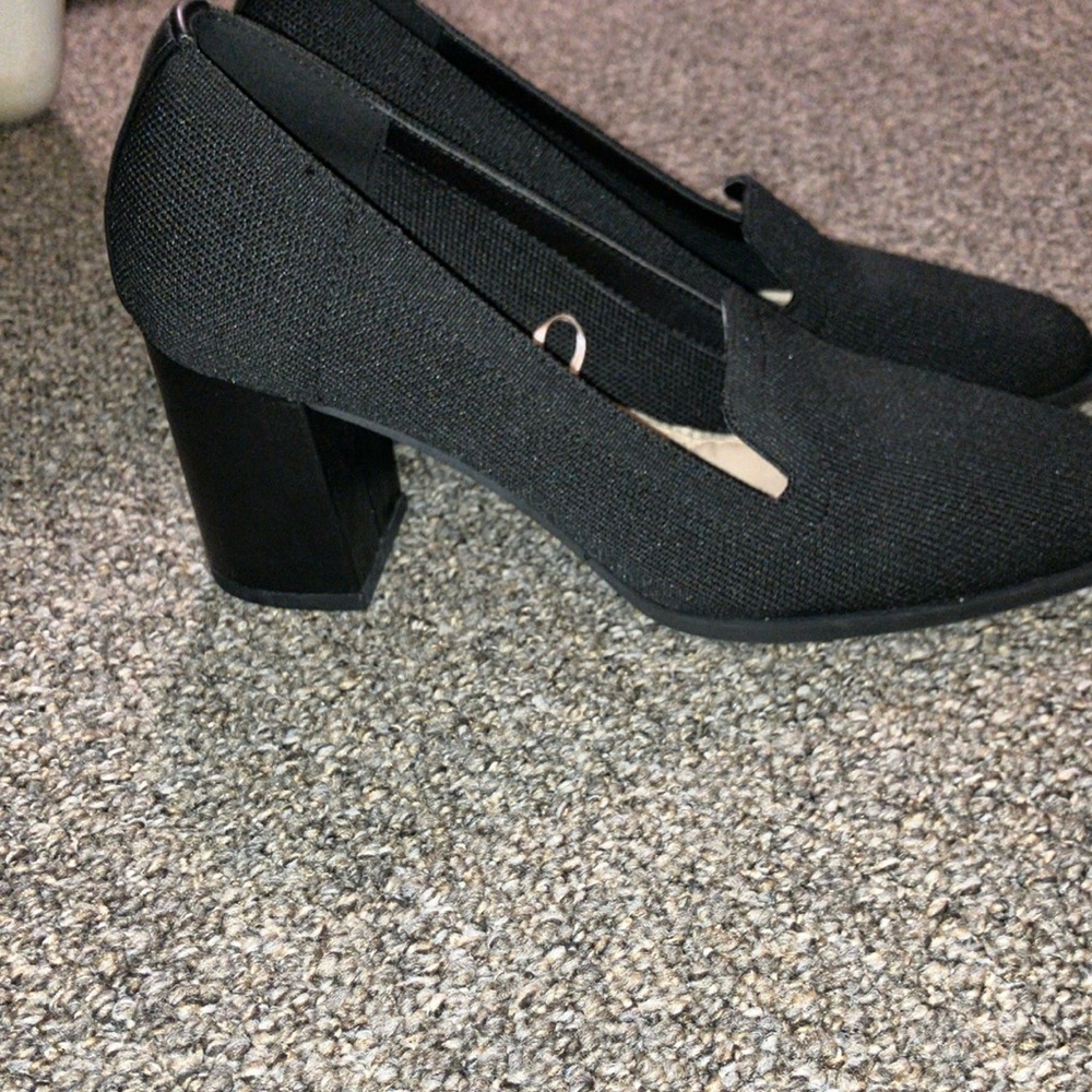 Adrienne Vittadini Black Heels Sleek Design